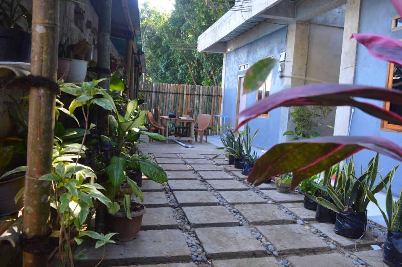 Labuan Bajo Mahoni Guesthouse المظهر الخارجي الصورة
